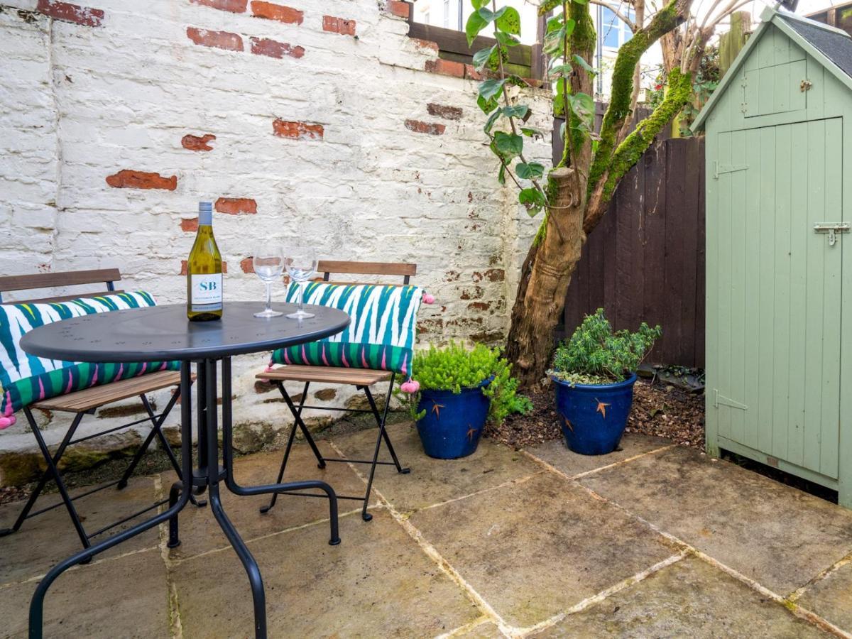 Quarry Cottage Courtyard Garden Pass The Keys Cirencester Eksteriør bilde