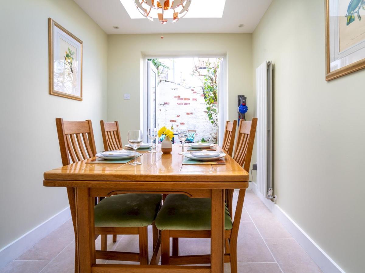 Quarry Cottage Courtyard Garden Pass The Keys Cirencester Eksteriør bilde